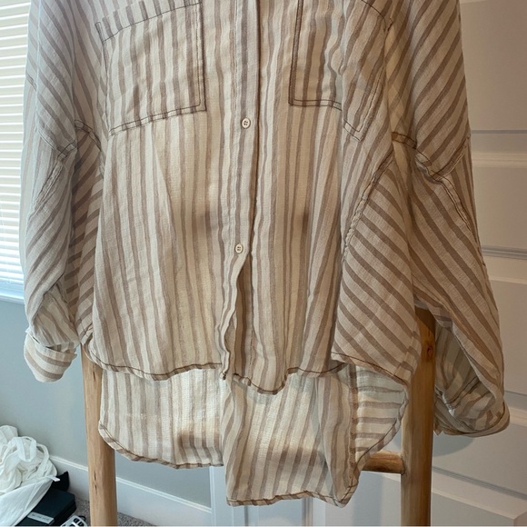 Carly Jean Los Angeles Beige Striped Button Down Shirt Sz Medium - Picture 7 of 9